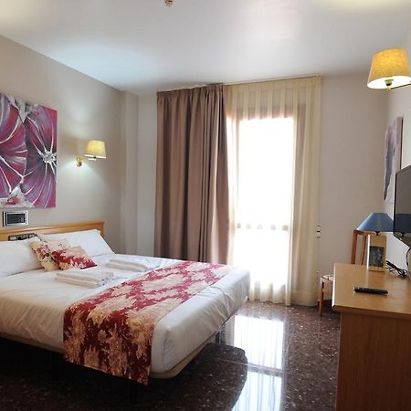 La Imperial Otel Luceni Dış mekan fotoğraf