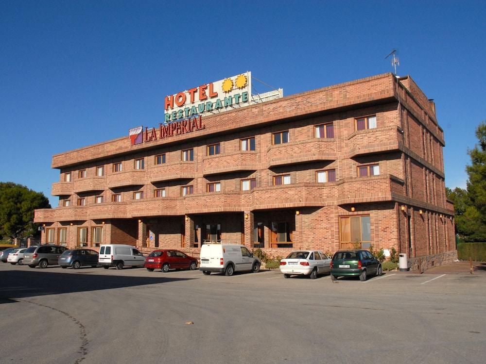 La Imperial Otel Luceni Dış mekan fotoğraf