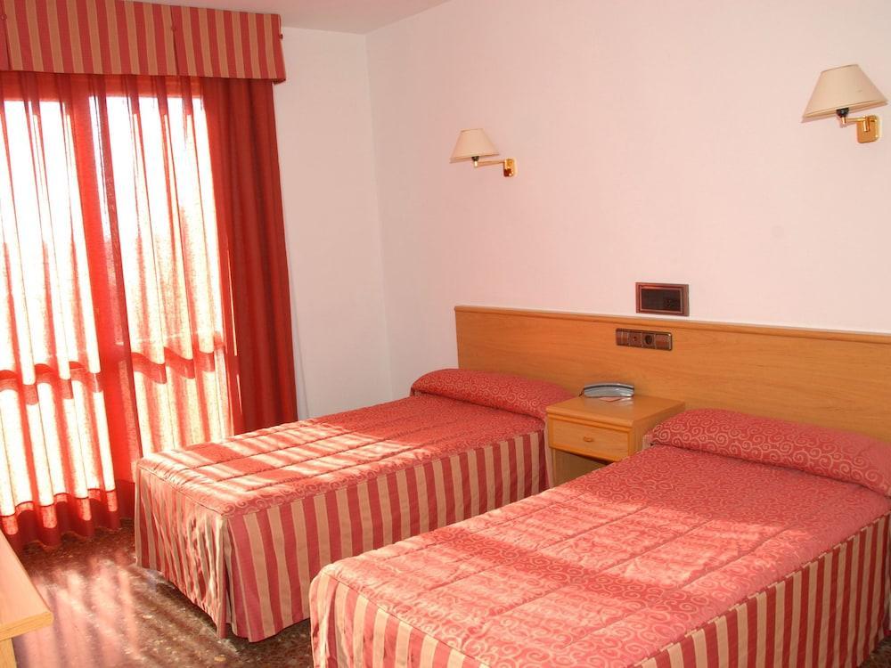 La Imperial Otel Luceni Dış mekan fotoğraf