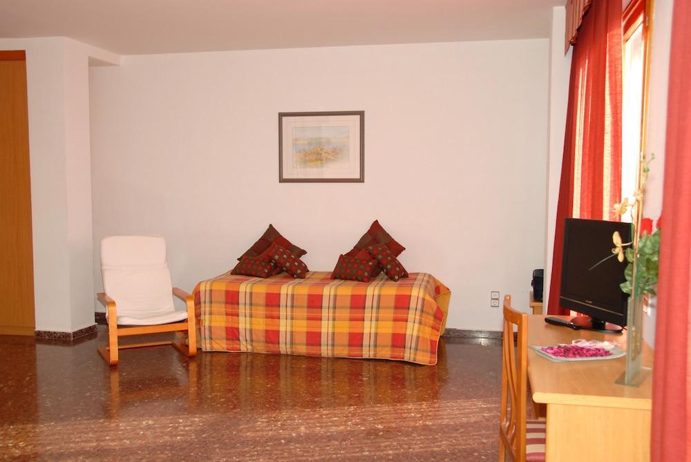 La Imperial Otel Luceni Dış mekan fotoğraf