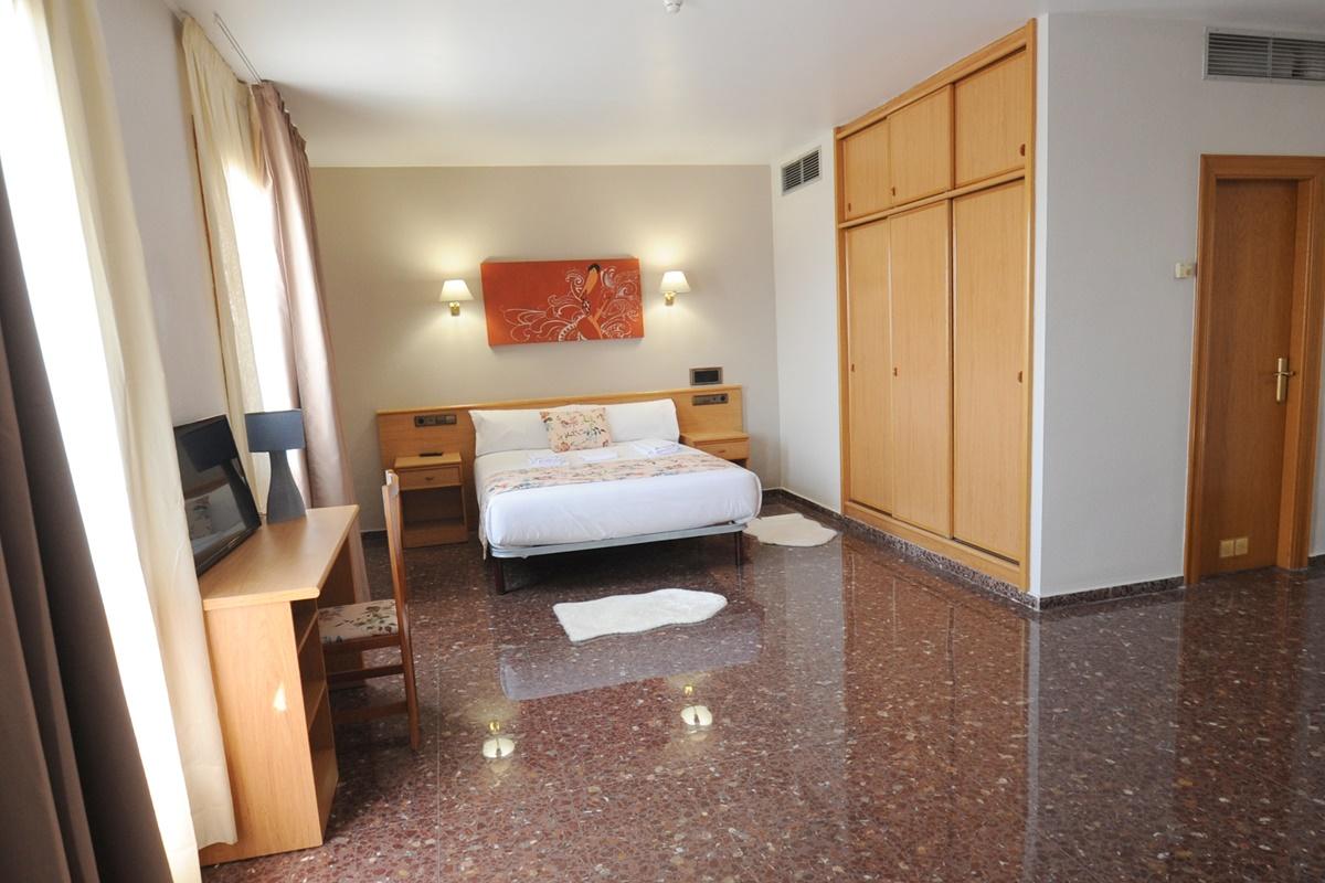 La Imperial Otel Luceni Dış mekan fotoğraf
