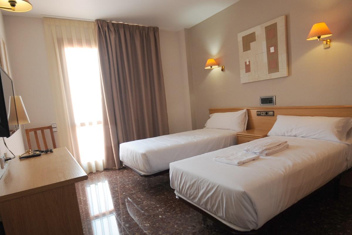 La Imperial Otel Luceni Dış mekan fotoğraf