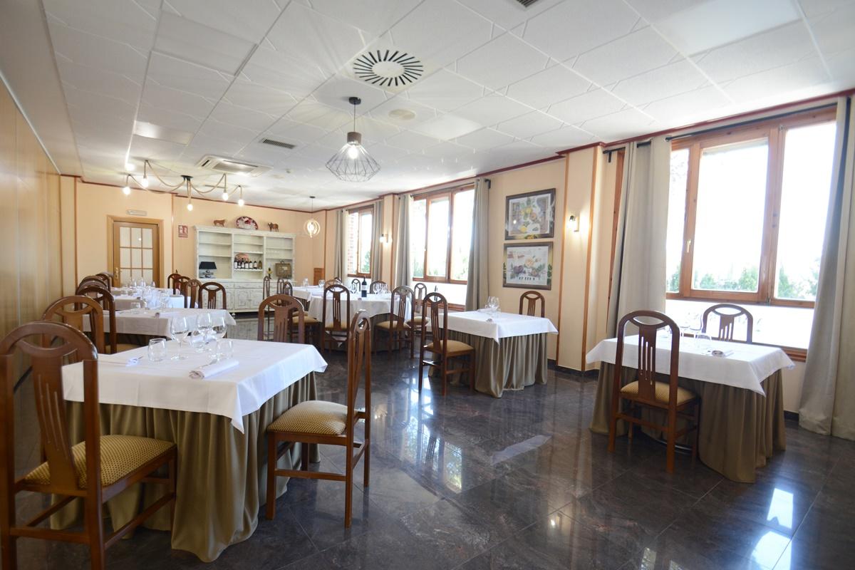 La Imperial Otel Luceni Dış mekan fotoğraf